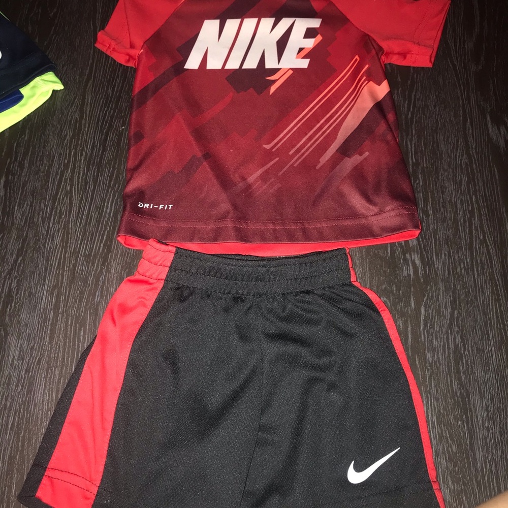 2 2T Nike outfits